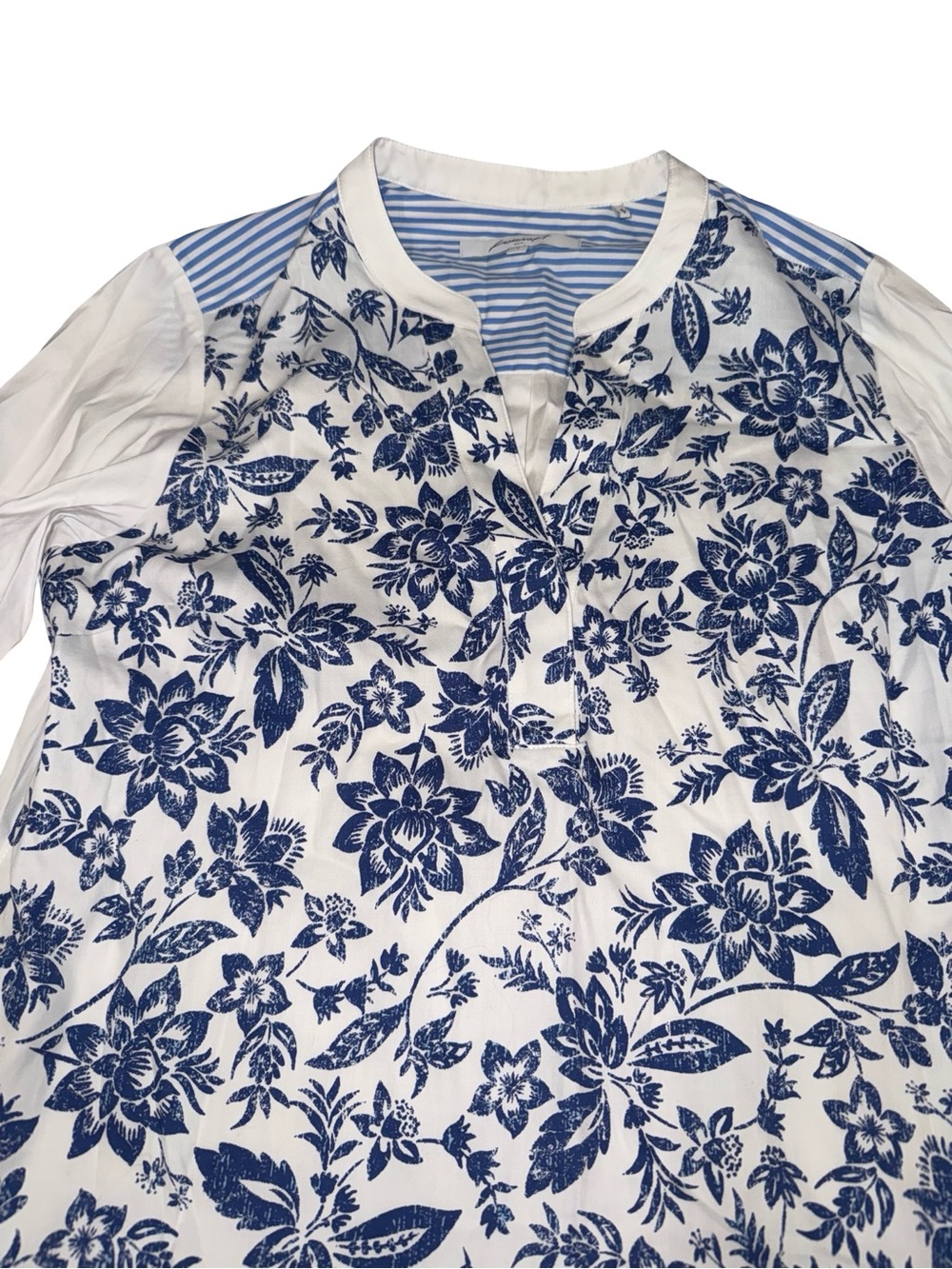 Foxcroft Colette Blouse Size 6 Blue White Floral Long Sleeve Button Front NWT - Picture 5 of 12